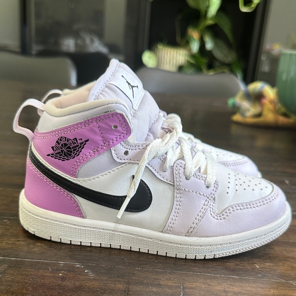 Jordan Kids' Light Purple Sneakers
